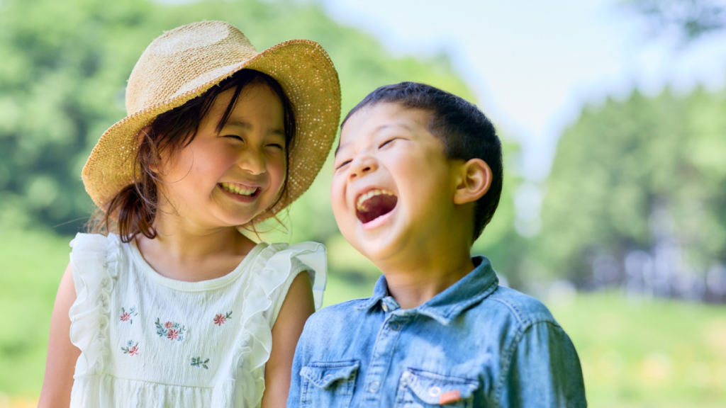 photos of two young kids